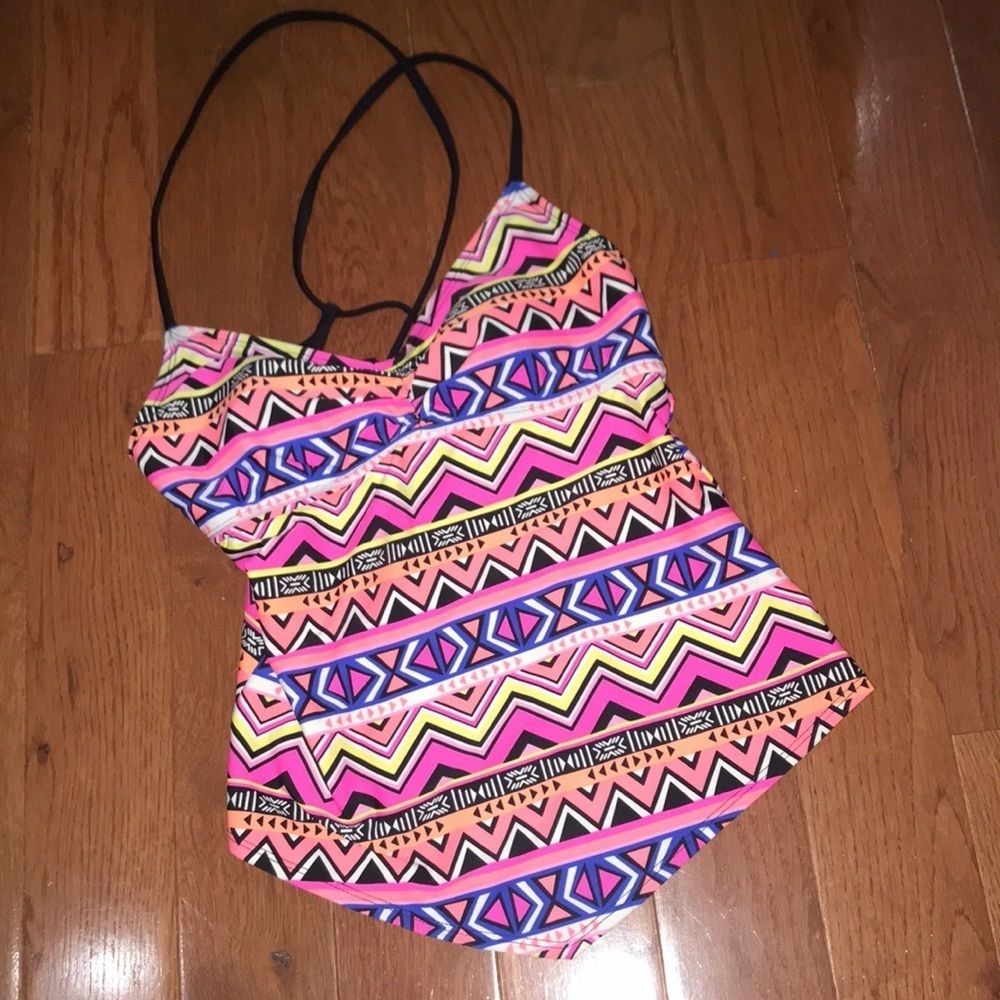 NWT women’s small tankini top